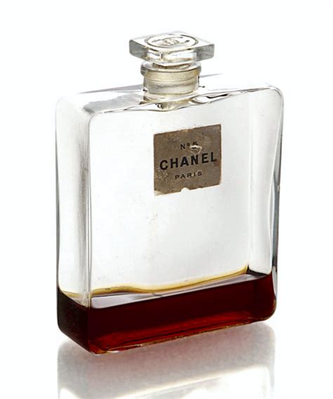 chanel 5 oz bottles|Chanel no 5 first bottle.